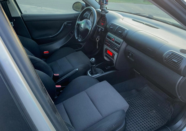 Seat Leon cena 9900 przebieg: 328000, rok produkcji 2004 z Mirsk małe 37